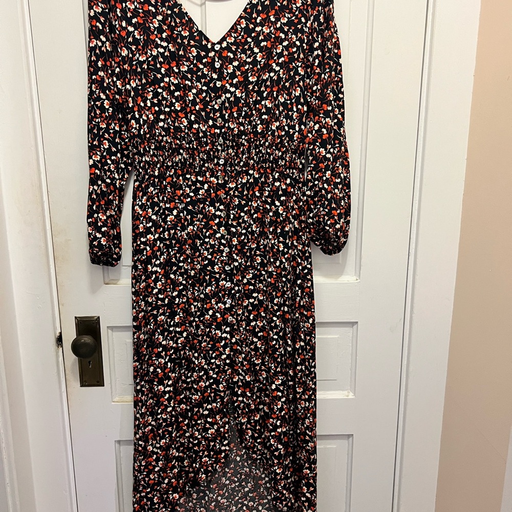 Black and White V-Neck Bishop Sleeve Wrap Dress